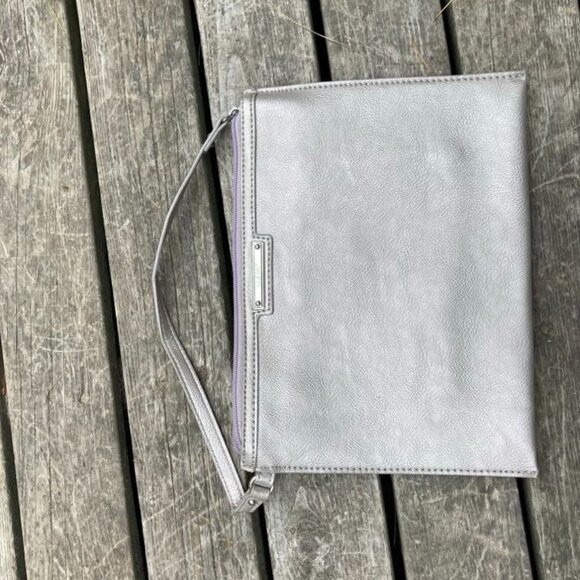 Nine West Gold clutch - Picture 3 of 5